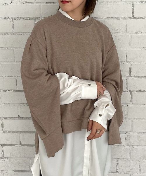 PAGEBOY（ページボーイ）の「マントスリーブスウェット（トップス・レディース・ブラック09/オートミール50/ショコラ59/ピーコック84・F）」の3枚目の写真