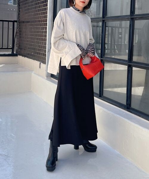 PAGEBOY（ページボーイ）の「マントスリーブスウェット（トップス・レディース・ブラック09/オートミール50/ショコラ59/ピーコック84・F）」の13枚目の写真