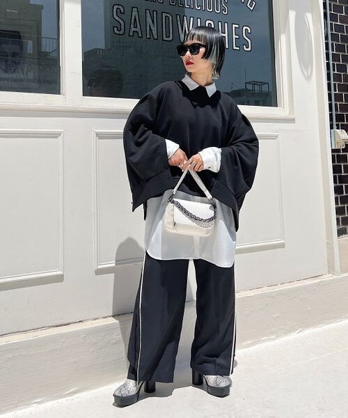 PAGEBOY（ページボーイ）の「マントスリーブスウェット（トップス・レディース・ブラック09/オートミール50/ショコラ59/ピーコック84・F）」の9枚目の写真