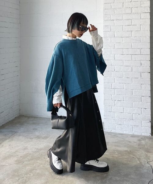 PAGEBOY（ページボーイ）の「マントスリーブスウェット（トップス・レディース・ブラック09/オートミール50/ショコラ59/ピーコック84・F）」の22枚目の写真