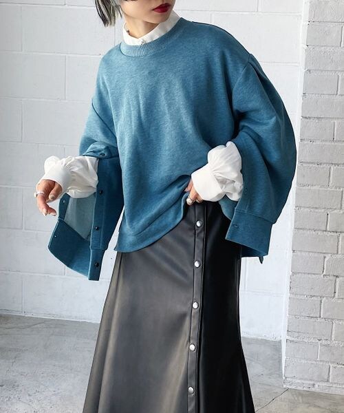 PAGEBOY（ページボーイ）の「マントスリーブスウェット（トップス・レディース・ブラック09/オートミール50/ショコラ59/ピーコック84・F）」の19枚目の写真