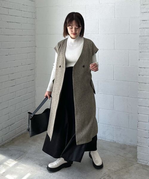 PAGEBOY（ページボーイ）の「モードチェルシーブーツ（シューズ・レディース・オフホワイト05/ブラック09・M(23.5cm)/L(24.5cm)）」の4枚目の写真