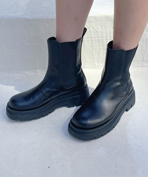 PAGEBOY（ページボーイ）の「モードチェルシーブーツ（シューズ・レディース・オフホワイト05/ブラック09・M(23.5cm)/L(24.5cm)）」の6枚目の写真