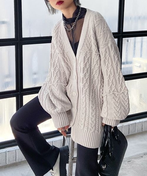 PAGEBOY（ページボーイ）の「ケーブルルーズカーディガン（トップス・レディース・オフホワイト05/ブラック09/グレージュ12/オレンジ45・F）」の3枚目の写真