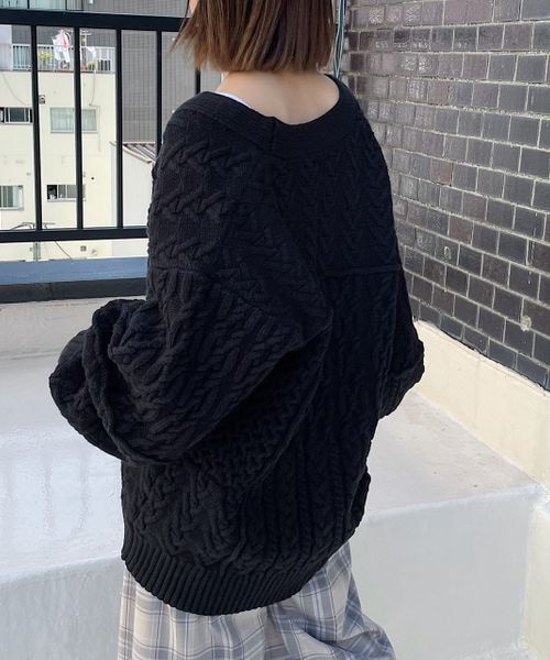 PAGEBOY（ページボーイ）の「ケーブルルーズカーディガン（トップス・レディース・オフホワイト05/ブラック09/グレージュ12/オレンジ45・F）」の10枚目の写真