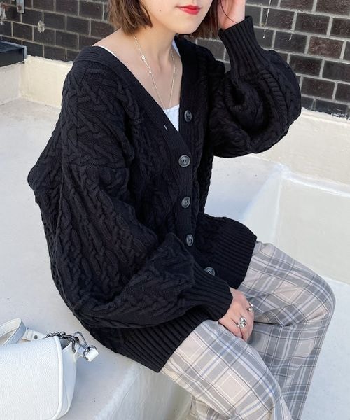 PAGEBOY（ページボーイ）の「ケーブルルーズカーディガン（トップス・レディース・オフホワイト05/ブラック09/グレージュ12/オレンジ45・F）」の12枚目の写真