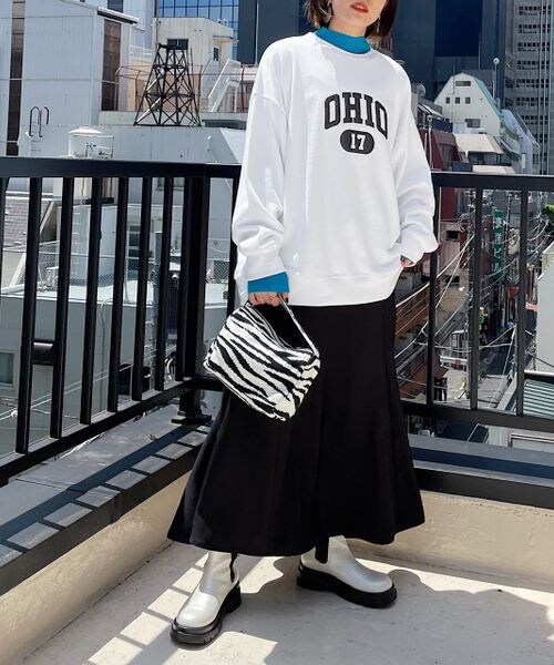 PAGEBOY（ページボーイ）の「カレッジスウェットプルオーバー（トップス・レディース・オフホワイト05/ブラック09/オートミール50・F）」の6枚目の写真