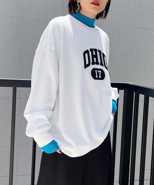PAGEBOY（ページボーイ）の「カレッジスウェットプルオーバー（トップス・レディース・オフホワイト05/ブラック09/オートミール50・F）」の4枚目の写真