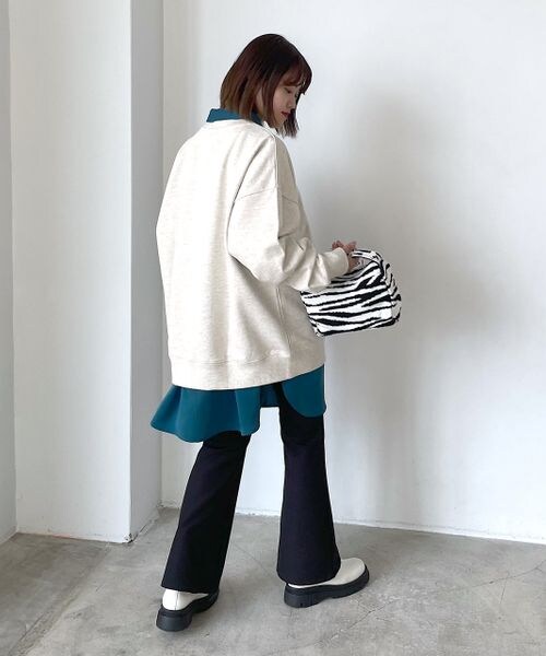 PAGEBOY（ページボーイ）の「カレッジスウェットプルオーバー（トップス・レディース・オフホワイト05/ブラック09/オートミール50・F）」の13枚目の写真