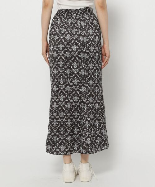 PAGEBOY(ページボーイ)の「エスニック柄マーメイドスカート(スカート・レディース・ブラック09/グレージュ12・F)」の11枚目の写真