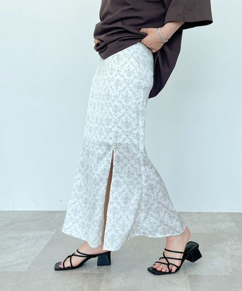 PAGEBOY(ページボーイ)の「エスニック柄マーメイドスカート(スカート・レディース・ブラック09/グレージュ12・F)」の2枚目の写真