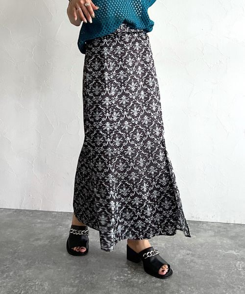 PAGEBOY(ページボーイ)の「エスニック柄マーメイドスカート(スカート・レディース・ブラック09/グレージュ12・F)」の1枚目の写真