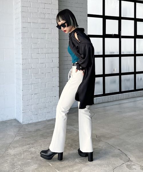 PAGEBOY（ページボーイ）の「スナップサテンチュニックシャツ（トップス・レディース・オフホワイト05/ブラック09/ココア53/エメラルド79・F）」の15枚目の写真