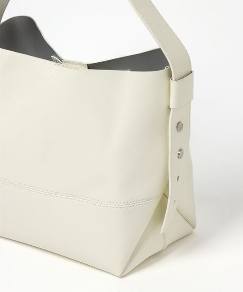 PAGEBOY（ページボーイ）の「スクエアソフトBAG（バッグ・レディース・オフホワイト05/ブラック09・F）」の8枚目の写真