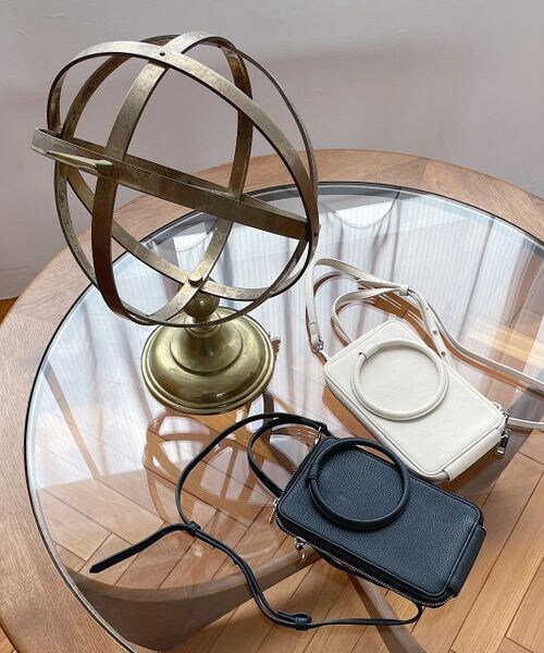 PAGEBOY（ページボーイ）の「マルチミニショルダー（バッグ・レディース・オフホワイト05/ブラック09・F）」の2枚目の写真