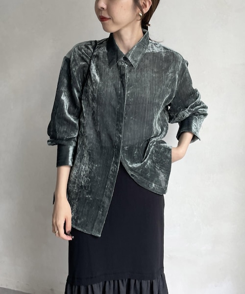 CAPRICIEUX LE'MAGE（カプリシューレマージュ）の「ベロアシアーシャツ