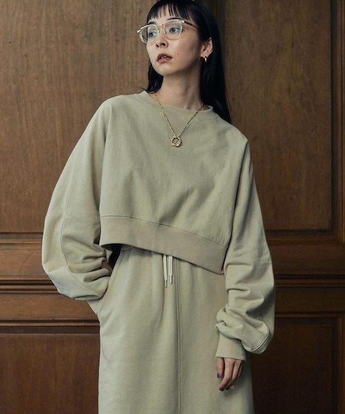 MATURED(マチュアード)の「ショートオーバーサイズスウェット(テーラードジャケット・レディース・BGE/TAN/BLU・FREE)」の1枚目の写真