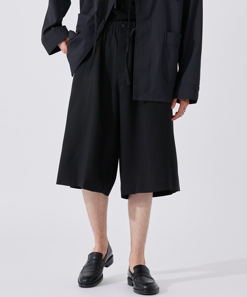 UNITED TOKYO(ユナイテッドトウキョウ)の「リネンライクギャザーハーフパンツ(その他パンツ・メンズ・BLK/BGE/TAN・1/2)」の1枚目の写真