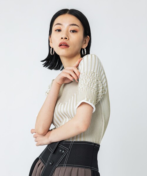 UNITED TOKYO - 【新品未使用タグ付】UNITED TOKYOツイストリブプルオーバー(ベージュ) UNITED TOKYO（ユナイテッドトウキョウ）の「ツイストリブプル