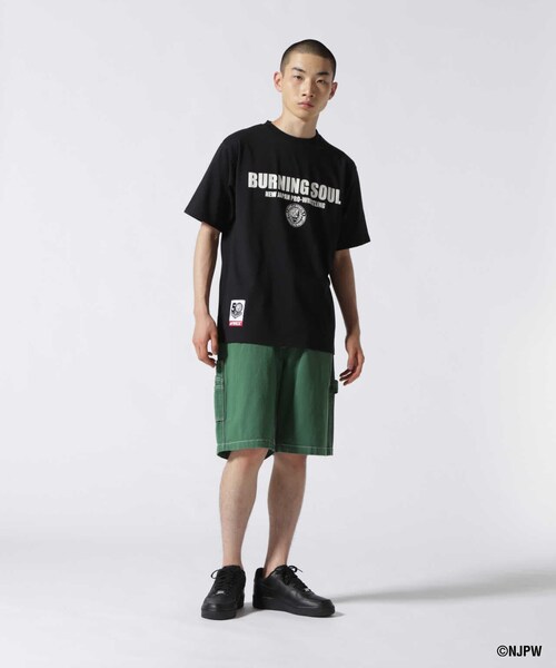 AVIREX（アヴィレックス）の「【新日本プロレス × AVIREX】半袖 バーニング ソウル Tシャツ / S/S BURNING SOUL T-SHIRT（トップス・ブラック/ホワイト・M/L/XL/2XL）」の19枚目の写真