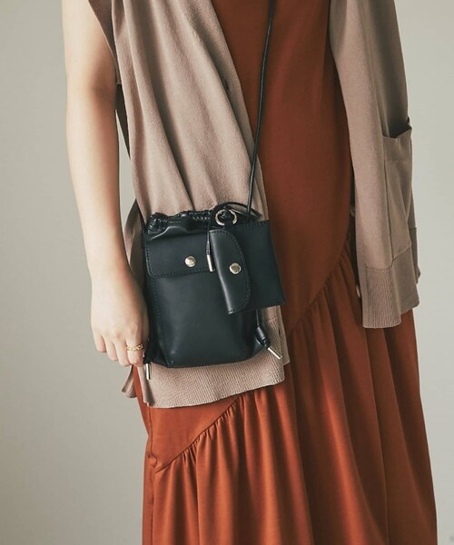 un dix cors(アンディコール)の「《予約》【cachecache/カシュカシュ】スマホミニショルダー(ショルダーバッグ・レディース・パープル/ブラック・F)」の2枚目の写真