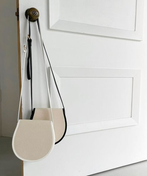 Heather(ヘザー)の「パイピングキャンバスショルダ-(バッグ・レディース・アイボリー 08/ブラック 09・ONESIZE)」の8枚目の写真