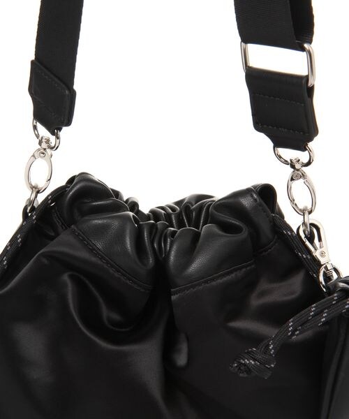 LEPSIM（レプシィム）の「キンチャクチャームツキショルダーバッグ（バッグ・レディース・ブラック09/グレージュ52/ベージュ54・ONE SIZE）」の7枚目の写真