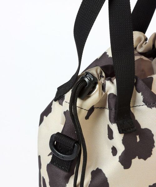 LEPSIM（レプシィム）の「キンチャクバッグ（バッグ・レディース・ダルメシアン10/カウ柄50/ブルー85・ONE SIZE）」の21枚目の写真