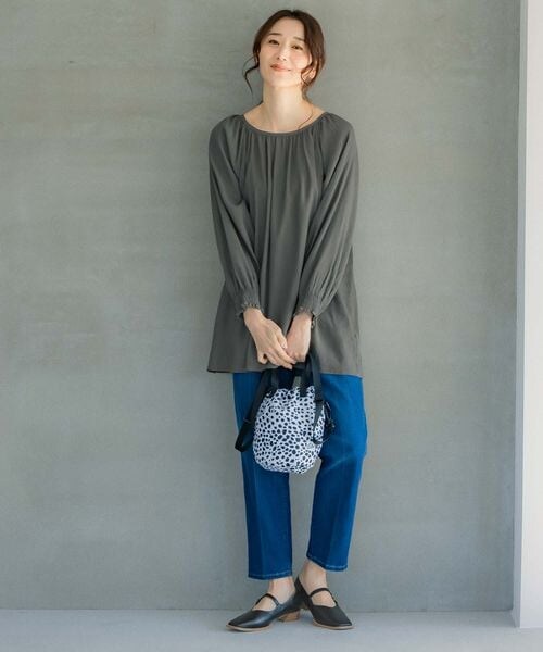 LEPSIM（レプシィム）の「キンチャクバッグ（バッグ・レディース・ダルメシアン10/カウ柄50/ブルー85・ONE SIZE）」の4枚目の写真