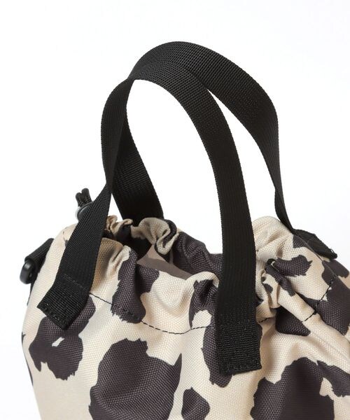 LEPSIM（レプシィム）の「キンチャクバッグ（バッグ・レディース・ダルメシアン10/カウ柄50/ブルー85・ONE SIZE）」の17枚目の写真