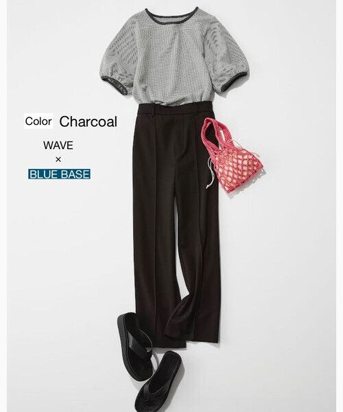 LOWRYS FARM(ローリーズファーム)の「パフTシャツカットソー(トップス・レディース・ブルべ ブラック09/ブルべ チャコールグレー10/イエベ ベージュ50・F)」の4枚目の写真