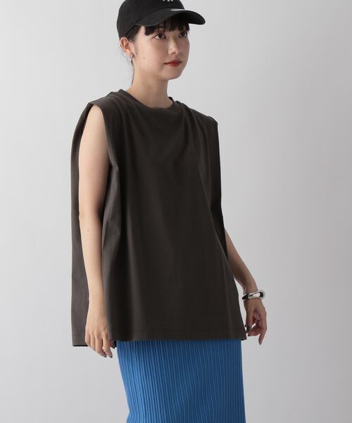 LOWRYS FARM（ローリーズファーム）の「ショルダースクエアノースリーブ（トップス・レディース・オフ05/ブラック09/チャコールグレー18・F）」の9枚目の写真