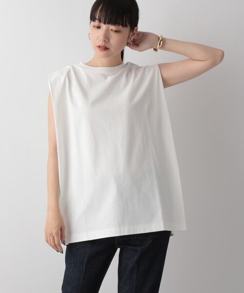 LOWRYS FARM（ローリーズファーム）の「ショルダースクエアノースリーブ（トップス・レディース・オフ05/ブラック09/チャコールグレー18・F）」の4枚目の写真