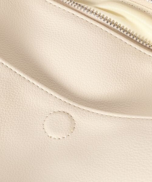 LOWRYS FARM（ローリーズファーム）の「柔ら軽いハーフムーンＢＡＧ（バッグ・レディース・アイボリー08/ブラック09/ピンク20・FREE）」の14枚目の写真