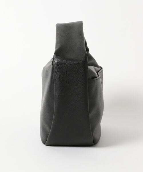 LOWRYS FARM（ローリーズファーム）の「柔ら軽いハーフムーンＢＡＧ（バッグ・レディース・アイボリー08/ブラック09/ピンク20・FREE）」の7枚目の写真