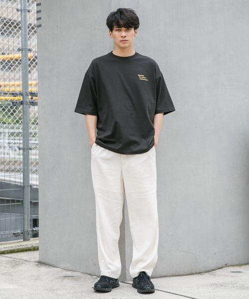 LOWRYS FARM（ローリーズファーム）の「バックロゴプリントＴシャツ（トップス・メンズ・ホワイト02/ホワイト03/ブラック09/ブラウン52・M/L）」の12枚目の写真