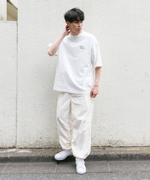 LOWRYS FARM（ローリーズファーム）の「バックロゴプリントＴシャツ（トップス・メンズ・ホワイト02/ホワイト03/ブラック09/ブラウン52・M/L）」の8枚目の写真