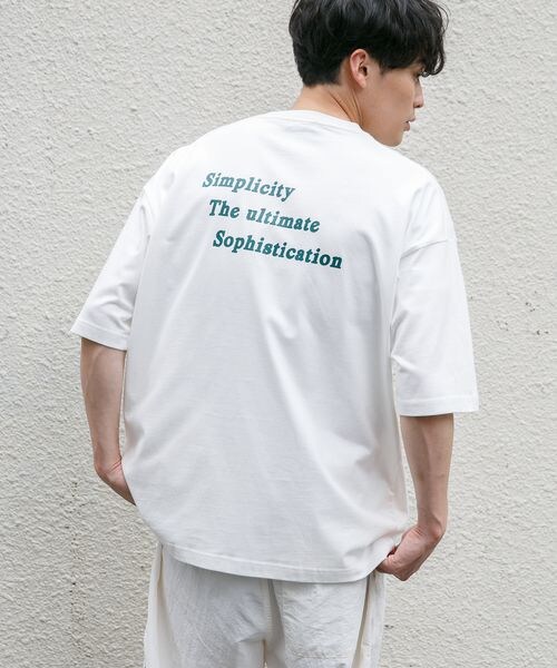 LOWRYS FARM（ローリーズファーム）の「バックロゴプリントＴシャツ（トップス・メンズ・ホワイト02/ホワイト03/ブラック09/ブラウン52・M/L）」の2枚目の写真