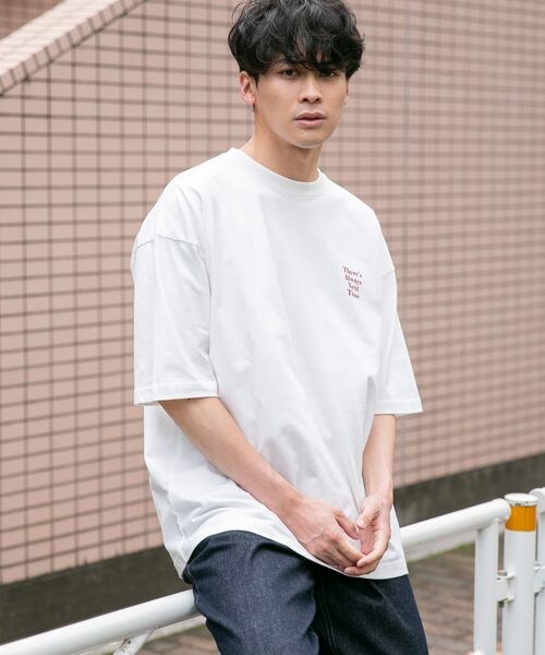 LOWRYS FARM（ローリーズファーム）の「バックロゴプリントＴシャツ（トップス・メンズ・ホワイト02/ホワイト03/ブラック09/ブラウン52・M/L）」の7枚目の写真