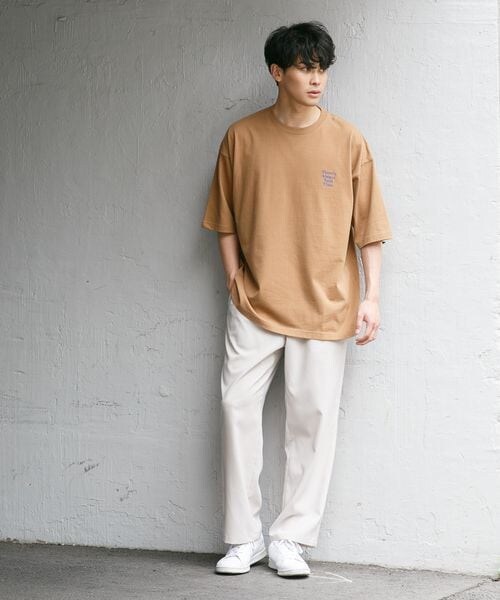 LOWRYS FARM（ローリーズファーム）の「バックロゴプリントＴシャツ（トップス・メンズ・ホワイト02/ホワイト03/ブラック09/ブラウン52・M/L）」の15枚目の写真