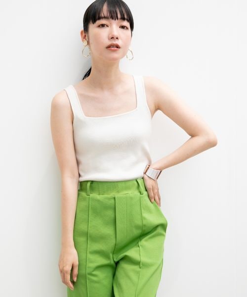 LOWRYS FARM（ローリーズファーム）の「ソウバリスクエアタンクトップ（トップス・レディース・オフ05/ブラック09/レッド35/ブラウン55/イエロー65/グリーン72・F）」の8枚目の写真