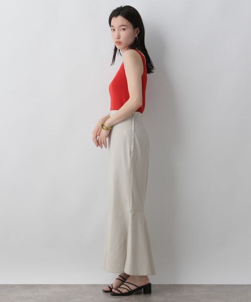 LOWRYS FARM（ローリーズファーム）の「ソウバリスクエアタンクトップ（トップス・レディース・オフ05/ブラック09/レッド35/ブラウン55/イエロー65/グリーン72・F）」の12枚目の写真