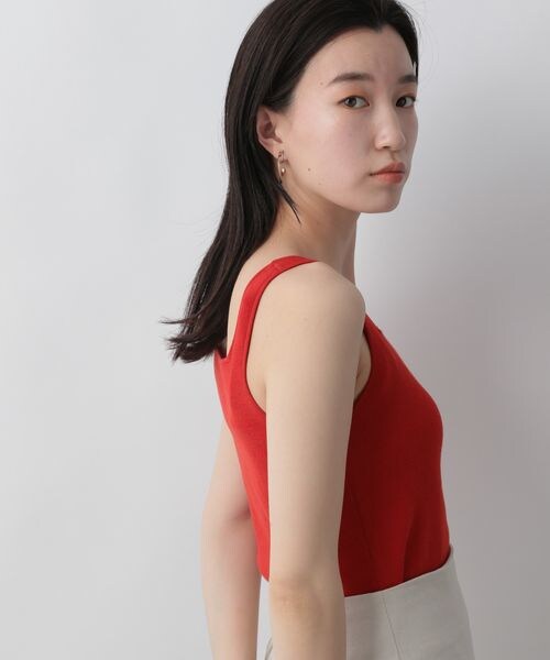 LOWRYS FARM（ローリーズファーム）の「ソウバリスクエアタンクトップ（トップス・レディース・オフ05/ブラック09/レッド35/ブラウン55/イエロー65/グリーン72・F）」の14枚目の写真