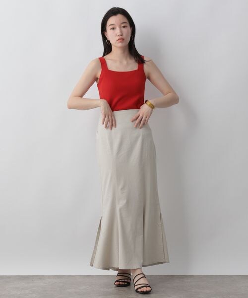 LOWRYS FARM（ローリーズファーム）の「ソウバリスクエアタンクトップ（トップス・レディース・オフ05/ブラック09/レッド35/ブラウン55/イエロー65/グリーン72・F）」の13枚目の写真