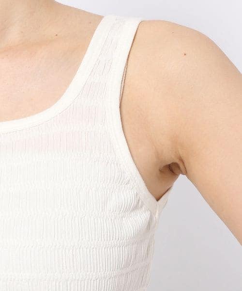 LOWRYS FARM（ローリーズファーム）の「シャーリングタンク（トップス・レディース・オフ05/ブラック09/オレンジ45/グリーン72/パープル92・F）」の15枚目の写真