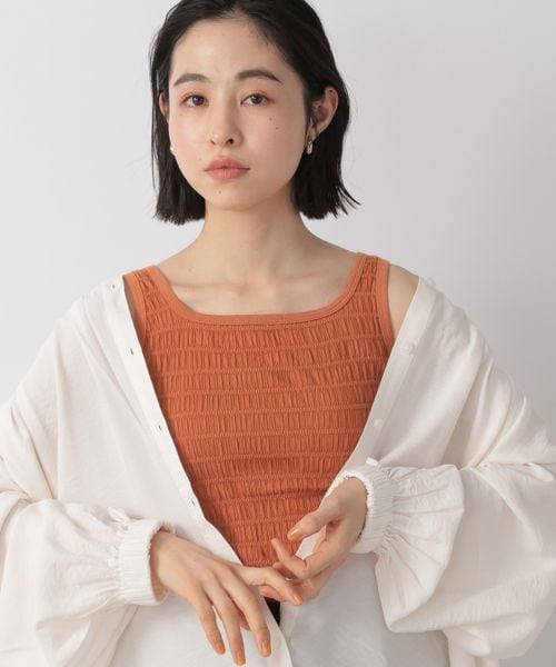 LOWRYS FARM（ローリーズファーム）の「シャーリングタンク（トップス・レディース・オフ05/ブラック09/オレンジ45/グリーン72/パープル92・F）」の3枚目の写真