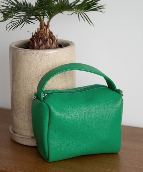 LOWRYS FARM（ローリーズファーム）の「柔ら軽いハンドバッグ（バッグ・レディース・アイボリー08/ブラック09/オレンジ45/グリーン75・FREE）」の4枚目の写真