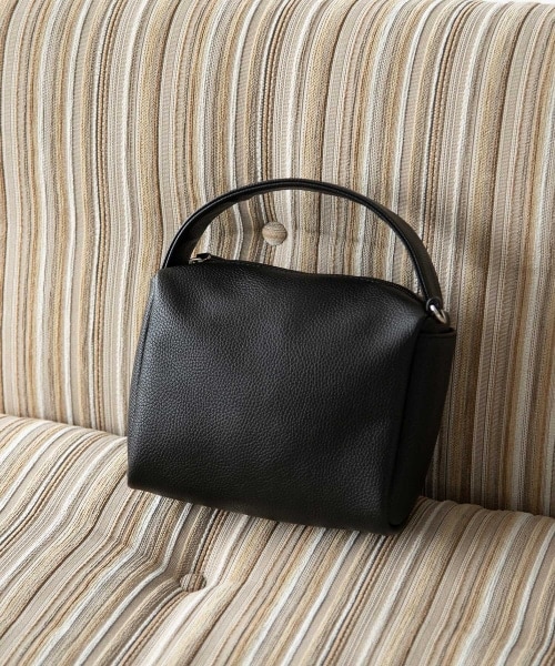 LOWRYS FARM（ローリーズファーム）の「柔ら軽いハンドバッグ（バッグ・レディース・アイボリー08/ブラック09/オレンジ45/グリーン75・FREE）」の2枚目の写真