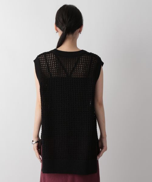 LOWRYS FARM（ローリーズファーム）の「メッシュニットノースリーブ（トップス・レディース・アイボリー08/ブラック09/グリーン72・F）」の12枚目の写真