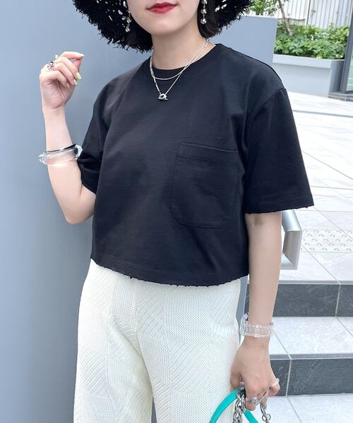 PAGEBOY(ページボーイ)の「ダメージショートTシャツ(トップス・レディース・オフホワイト05/ブラック09/コーラル28/チョコ58・F)」の2枚目の写真